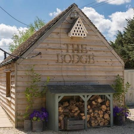 Cotswolds Lodge In Minster Lovell Eksteriør bilde